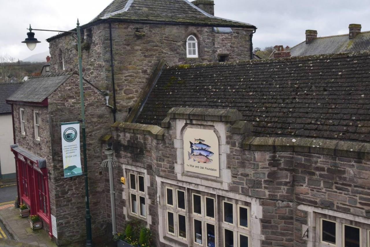 Charming 3-Bed Apartment In Talgarth Powys Brecon Exteriör bild